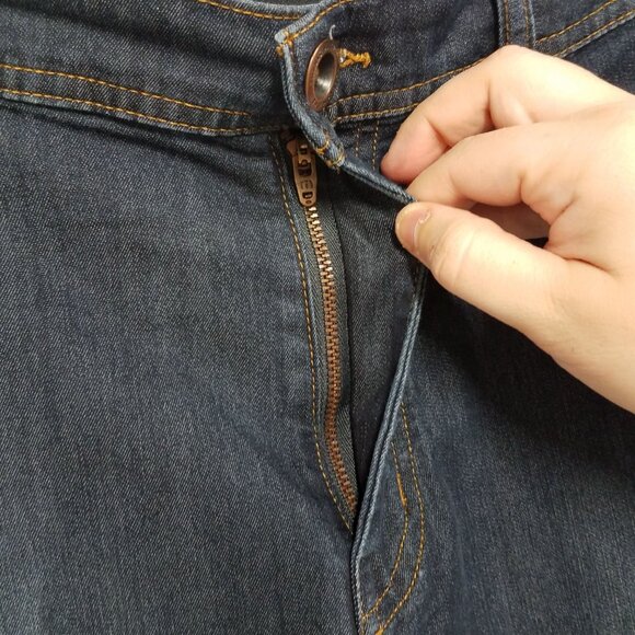 Travis Mathew Jeans Mens 38 Blue Featherweight Legacy Stretch Dark Wash Denim - Picture 4 of 8